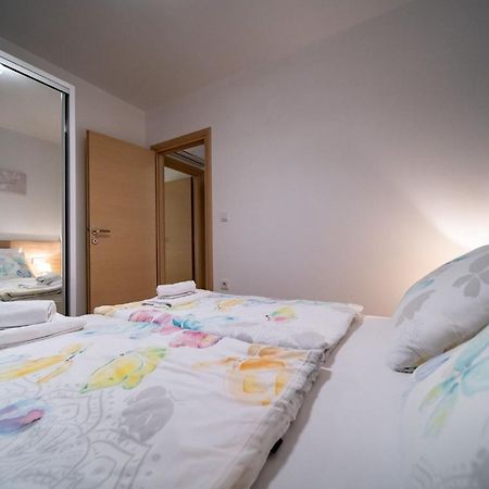 Apartments Arbis Lopar Luaran gambar