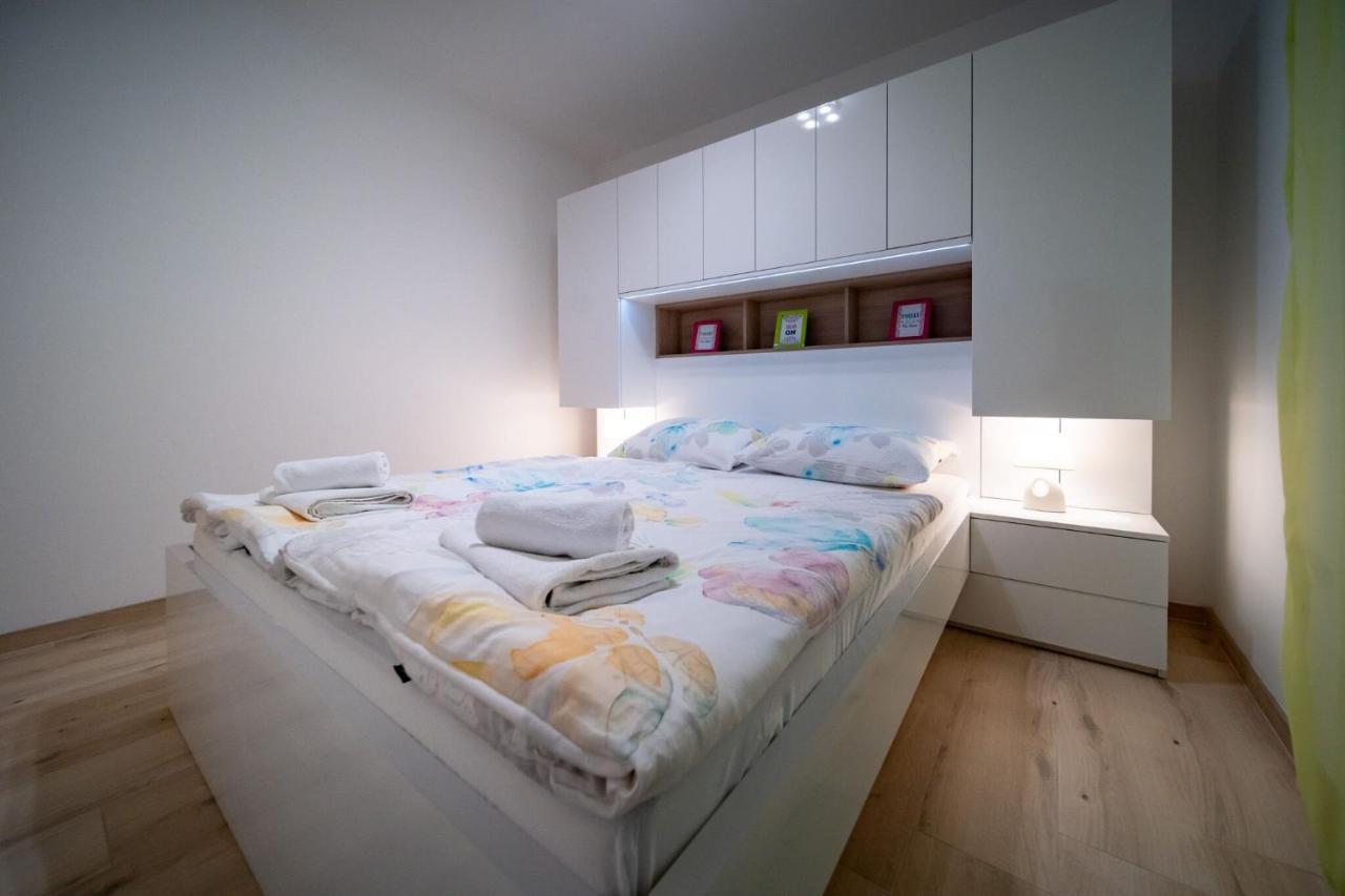 Apartments Arbis Lopar Luaran gambar