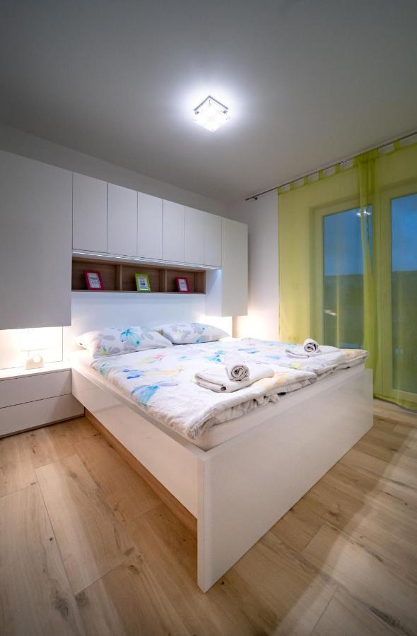 Apartments Arbis Lopar Luaran gambar