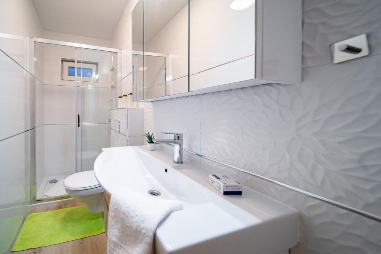Apartments Arbis Lopar Luaran gambar