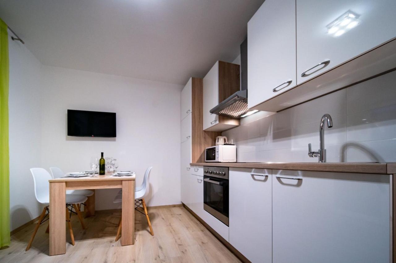 Apartments Arbis Lopar Luaran gambar