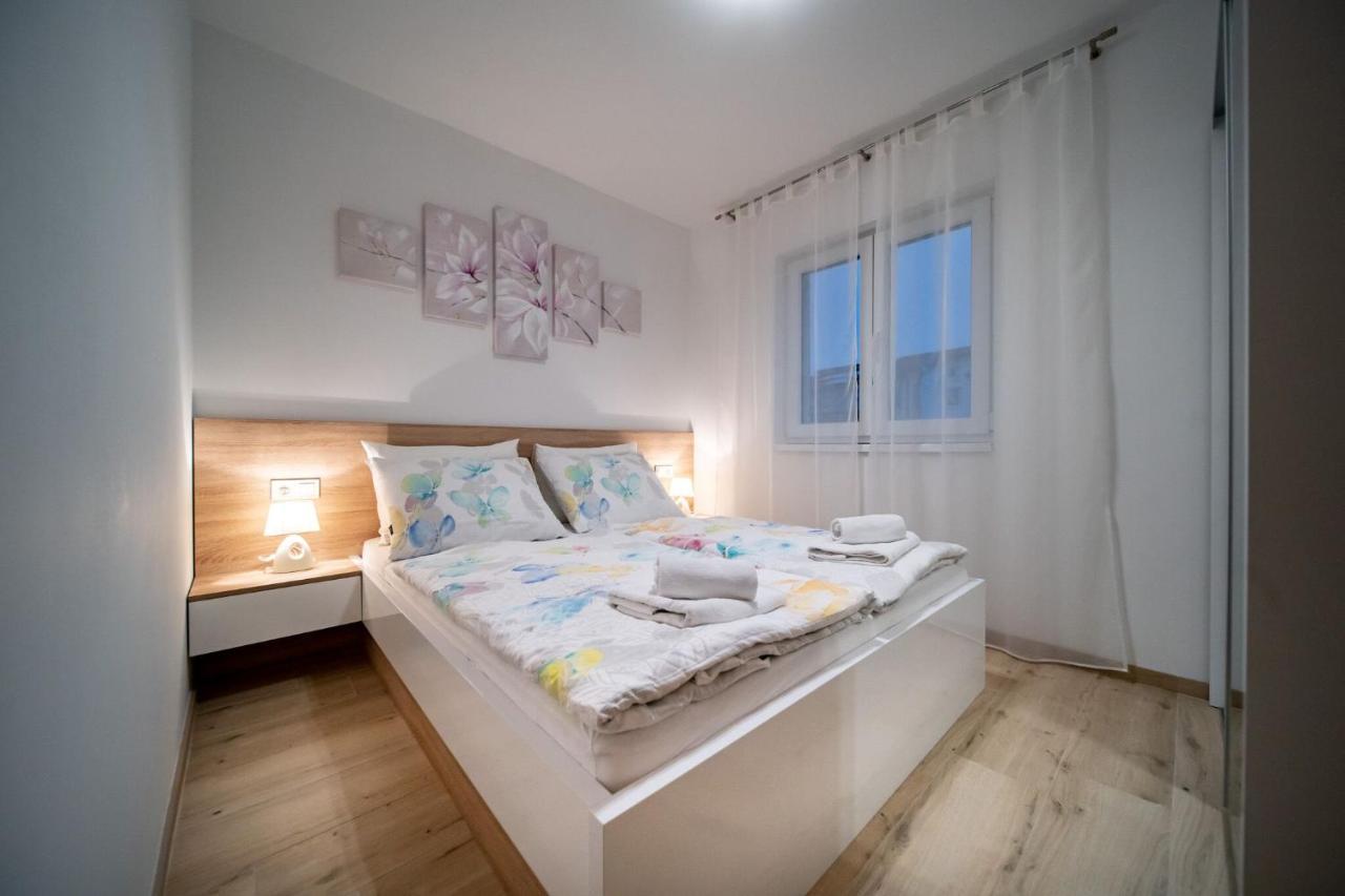 Apartments Arbis Lopar Luaran gambar