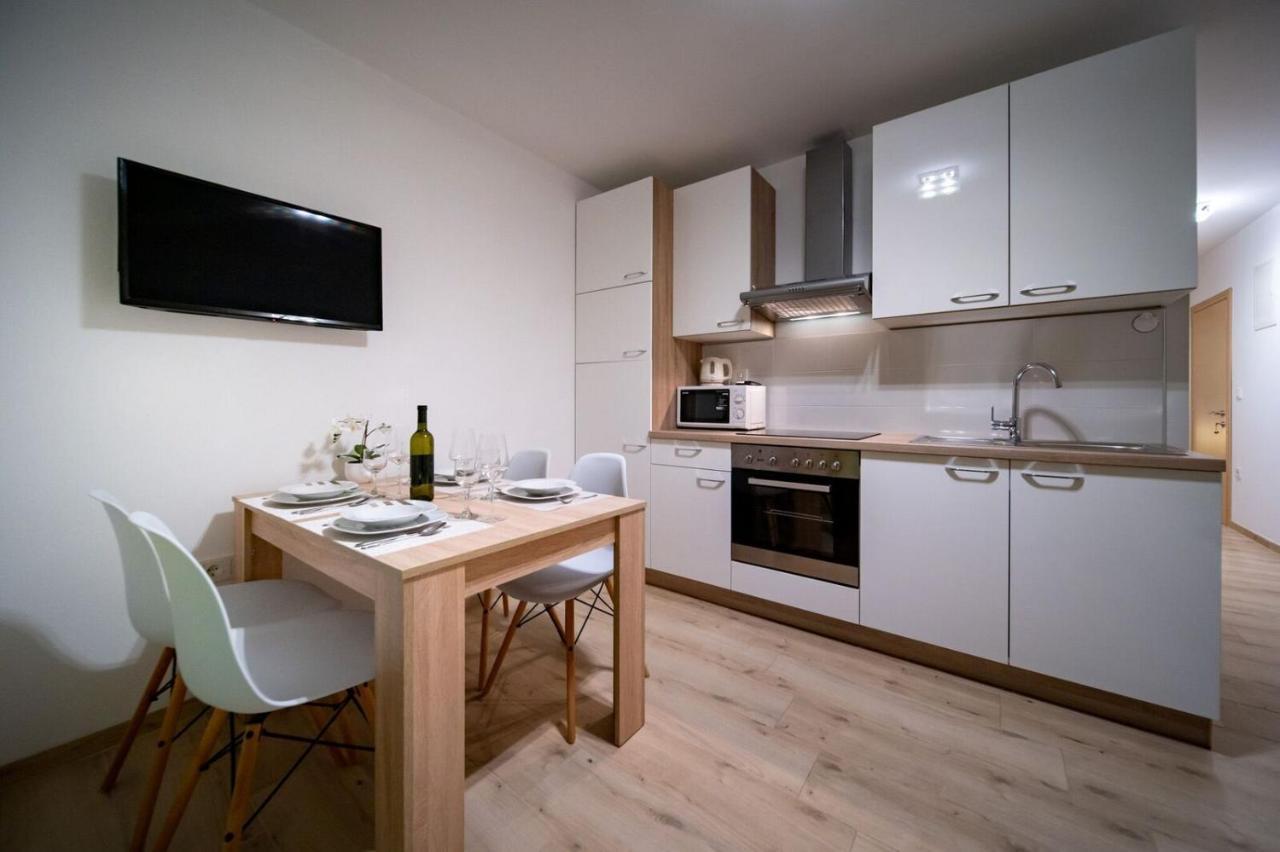 Apartments Arbis Lopar Luaran gambar