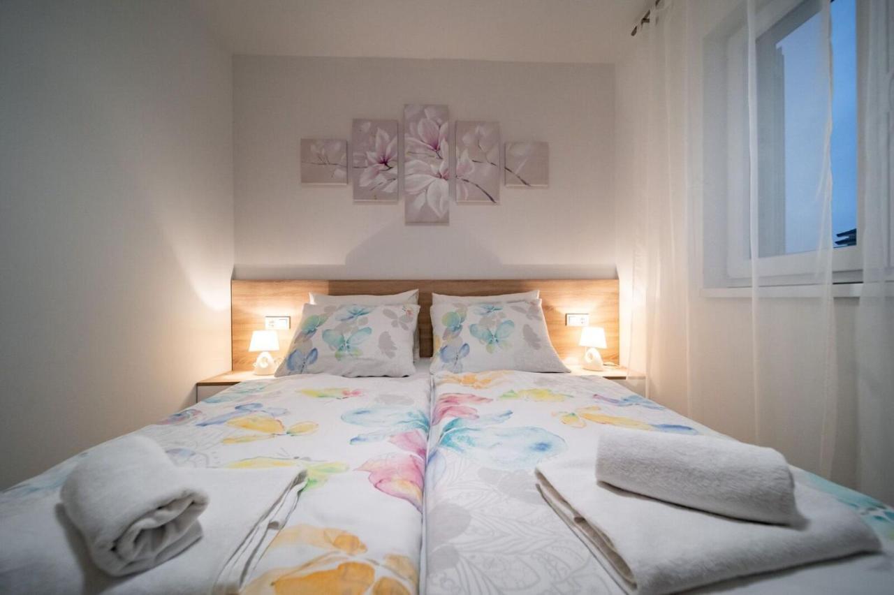 Apartments Arbis Lopar Luaran gambar