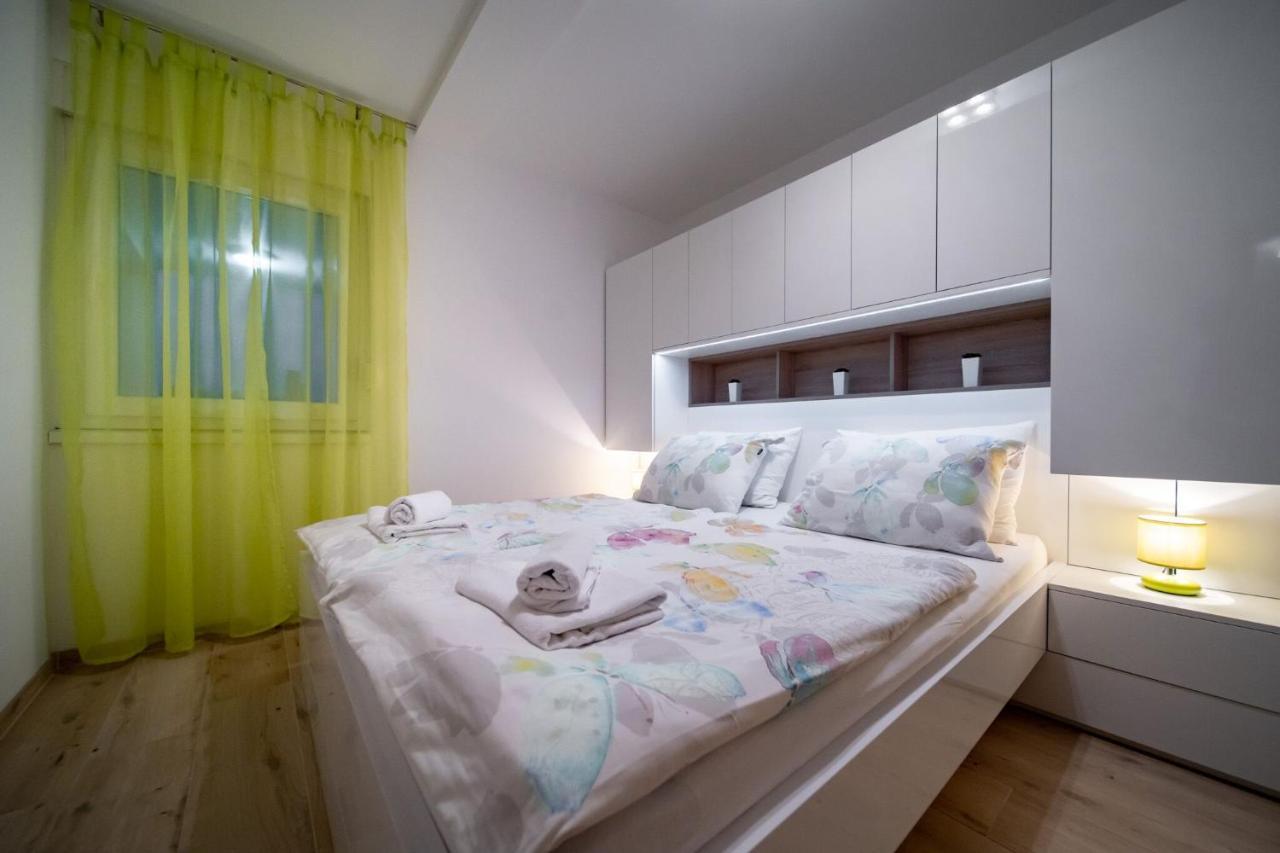 Apartments Arbis Lopar Luaran gambar