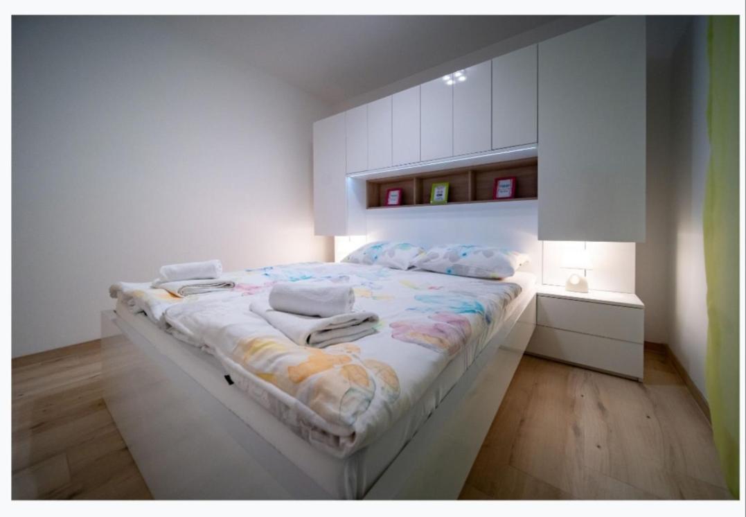Apartments Arbis Lopar Bilik gambar