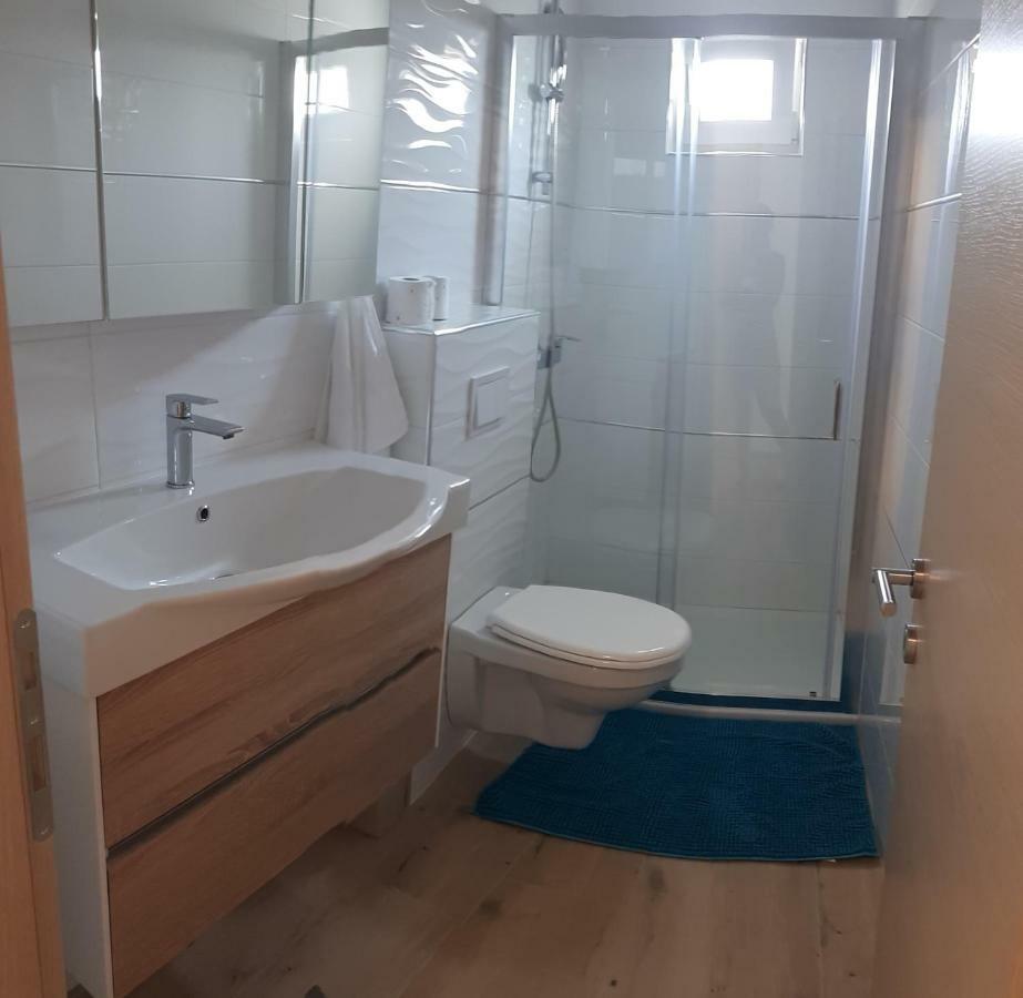 Apartments Arbis Lopar Luaran gambar